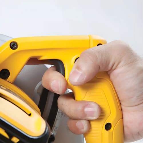 Serra Circular 184mm Dewalt Dwe560 1400w 5500rpm Com Disco De 18 Dentes Amarelo 220v 50 6